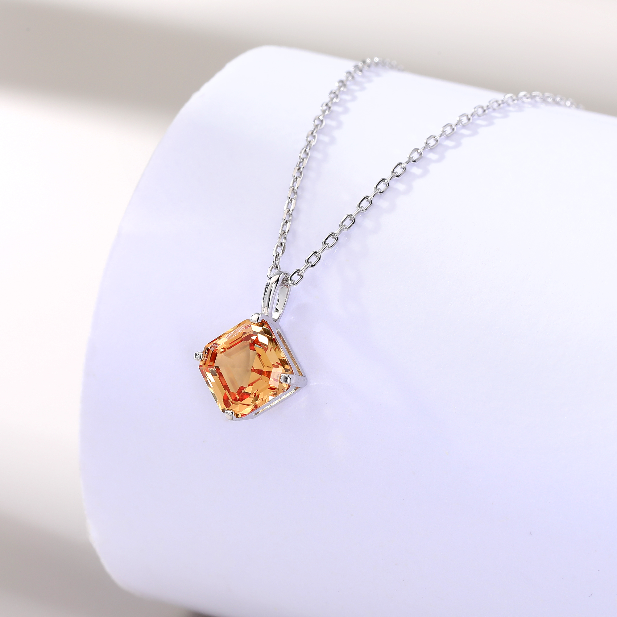 Bezel-Set Diamond-Shaped Small - Bezels Set Pendant บทวิจารณ์และราคา