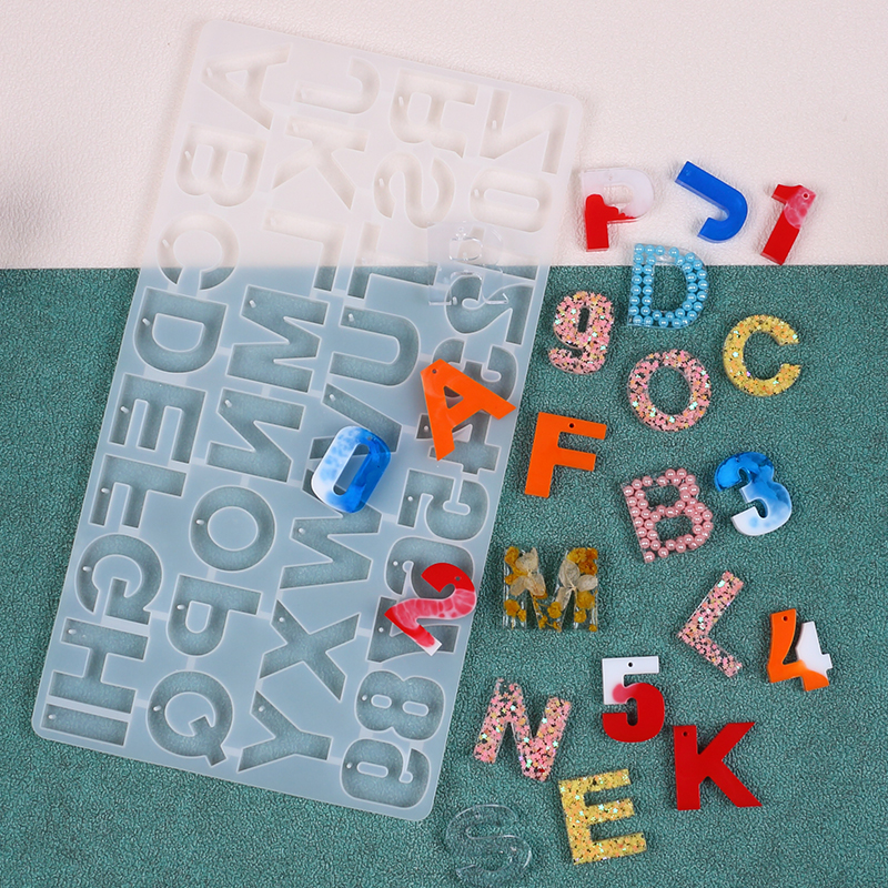 Letter Number Keychain Silicon - Gold Foil Flakes บทวิจารณ์และราคา