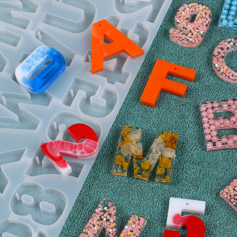 Letter Number Keychain Silicon - Gold Foil Flakes บทวิจารณ์และราคา